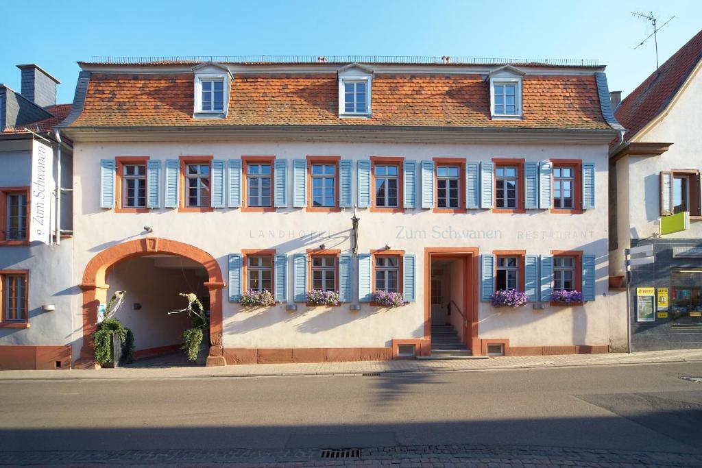 Landhotel Zum Schwanen Mit Restaurant Mona Liza Osthofen Exterior photo